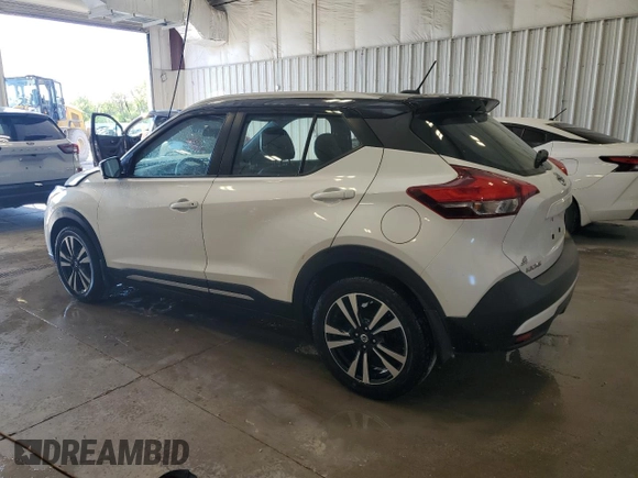 2018 Nissan Kicks SV z VIN 3N1CP5CU6JL511160, wystawiony jako Copart lot #57855315 z przebiegiem 58 173 mil mil oraz Nie do naprawy • Non repairable. Historia ofert i sprzedaży dostępna na DreamBid. Obrazek 2.
