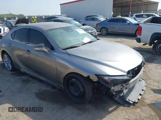 2021 Lexus IS 300 z VIN JTHAA1D26M5112909, wystawiony jako IAAI lot #42062204 z przebiegiem 44 882 mil mil oraz . Historia ofert i sprzedaży dostępna na DreamBid. Obrazek 1.