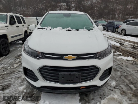 2022 Chevrolet Trax LS with VIN KL7CJNSM3NB544783, listed as a Copart auction lot 84624404 with 13,189 mi miles and Salvage Title. Bid and sale history available at carsss.com. Image 5.