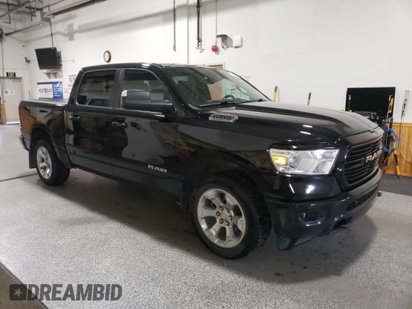 2021 Ram 1500 Big Horn z VIN 1C6SRFFT1MN804715, wystawiony jako Copart lot #59614715 z przebiegiem 66 735 mil mil oraz Czysty tytuł • Clean title. Historia ofert i sprzedaży dostępna na DreamBid. Obrazek 4.