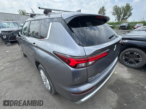2022 Mitsubishi Outlander SE with VIN JA4J4UA8XNZ609470, listed as a Copart auction lot 62292685 with 23,321 mi miles and Clean title. Bid and sale history available at DreamBid. Image 3.