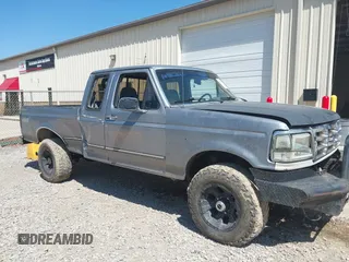 1996 Ford F-250 with VIN 1FTHX26F0TEB68671, listed as a IAAI auction lot 41903909 with 330,621 mi miles. Bid and sale history available at carsss.com. Image 6.