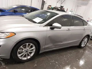 2020 Ford Fusion SE with VIN 3FA6P0HD3LR202029, listed as a IAAI auction lot 41655305 with 110,229 mi miles. Bid and sale history available at carsss.com. Image 6.