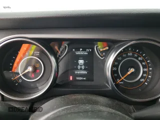 2022 Jeep Wrangler Unlimited Sport with VIN 1C4HJXDG0NW100216, listed as a Copart auction lot 47610405 with 18,324 mi miles and Clean Title. Bid and sale history available at DreamBid. Image 9.