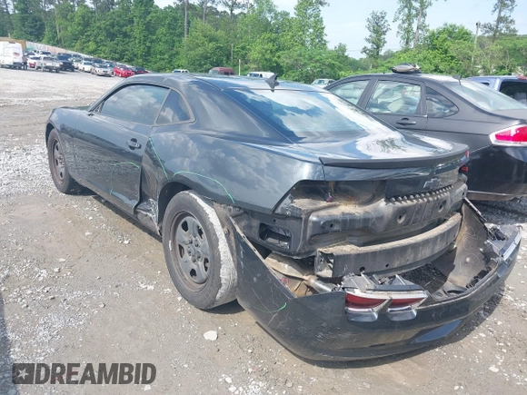 2013 Chevrolet Camaro LS z VIN 2G1FA1E39D9206888, wystawiony jako IAAI lot #42170703 z przebiegiem 169 661 mil mil oraz . Historia ofert i sprzedaży dostępna na DreamBid. Obrazek 3.
