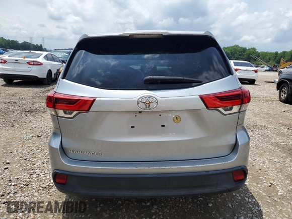 2019 Toyota Highlander LE z VIN 5TDZARFH3KS055936, wystawiony jako Copart lot #57487755 z przebiegiem 123 369 mil mil oraz Czysty tytuł • Clean title. Historia ofert i sprzedaży dostępna na DreamBid. Obrazek 6.