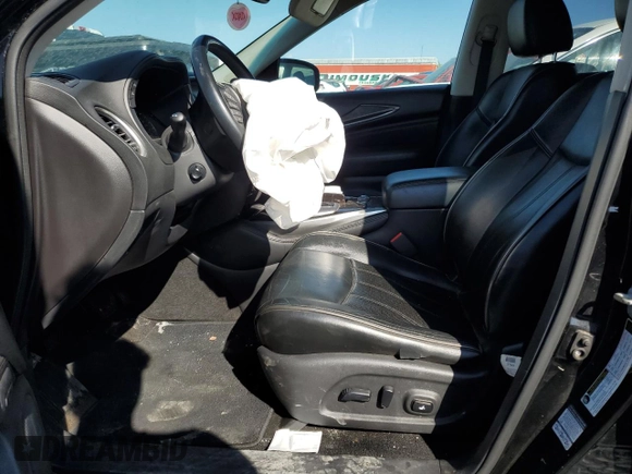 2015 Infiniti QX60 z VIN 5N1AL0MM7FC518165, wystawiony jako Copart lot #56106235 z przebiegiem 131 762 mil mil oraz Szkoda całkowita • Salvage title. Historia ofert i sprzedaży dostępna na DreamBid. Obrazek 7.