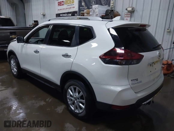 2018 Nissan Rogue SV z VIN 5N1AT2MV5JC840994, wystawiony jako IAAI lot #42145045 z przebiegiem 75 238 mil mil oraz . Historia ofert i sprzedaży dostępna na DreamBid. Obrazek 3.