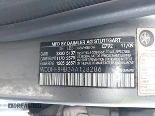 2010 Mercedes-Benz E-Class E 350 Luxury with VIN WDDHF8HB3AA128286, listed as a IAAI auction lot 41970037 with 183,961 mi miles. Bid and sale history available at carsss.com. Image 9.