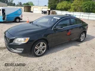 2014 Volvo S60 T5 z VIN YV1612FH5E2276700, wystawiony jako Copart lot #54209575 z przebiegiem 154 330 mil mil oraz Czysty tytuł • Clean title. Historia ofert i sprzedaży dostępna na DreamBid. Obrazek 1.