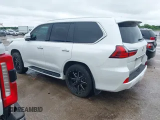 2017 Lexus LX 570 z VIN JTJHY7AX4H4243313, wystawiony jako IAAI lot #41738205 z przebiegiem 88 773 mil mil oraz . Historia ofert i sprzedaży dostępna na DreamBid. Obrazek 3.