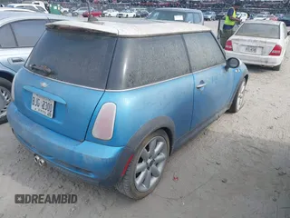 2005 MINI Hardtop S with VIN WMWRE33485TD93860, listed as a IAAI auction lot 42086756 with Not Provided miles and . Bid and sale history available at DreamBid. Image 4.