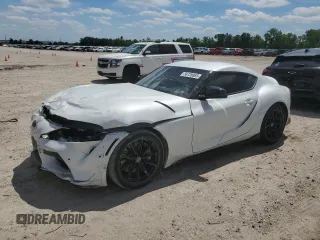 2025 Toyota Supra 3.0 z VIN WZ1DB0G09SW069188, wystawiony jako Copart lot #56728865 z przebiegiem 2129 mil mil oraz Szkody całkowita. Historia ofert i sprzedaży dostępna na DreamBid. Obrazek 1.