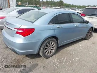 2014 Chrysler 200 Limited with VIN 1C3CCBCG8EN131359, listed as a IAAI auction lot 42076240 with 155,171 mi miles. Bid and sale history available at carsss.com. Image 4.