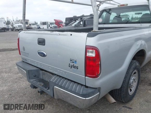 2008 Ford Super Duty F-250 SRW XL with VIN 1FTSX20Y48EC46974, listed as a IAAI auction lot 41637500 with 224,489 mi miles. Bid and sale history available at carsss.com. Image 18.