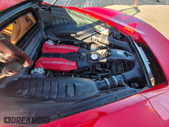 2016 Ferrari 488 z VIN ZFF79ALA5G0214993, wystawiony jako Copart lot #58869925 z przebiegiem 25 520 mil mil oraz Tytuł czysty. Historia ofert i sprzedaży dostępna na DreamBid. Obrazek 7.