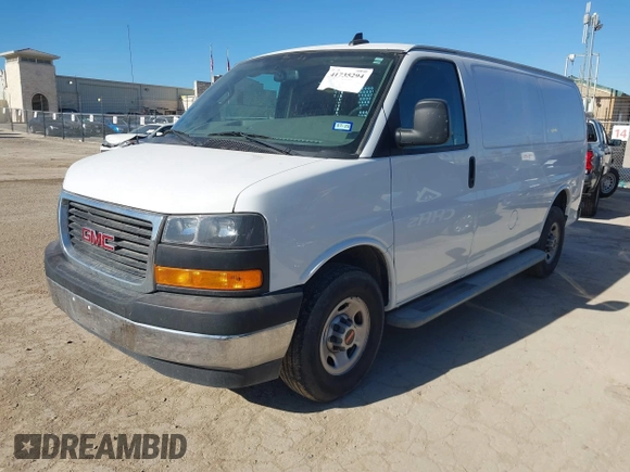 2022 GMC Savana Cargo Van with VIN 1GTW7AFP8N1172293, listed as a IAAI auction lot 41735294 with 33,213 mi miles. Bid and sale history available at carsss.com. Image 2.