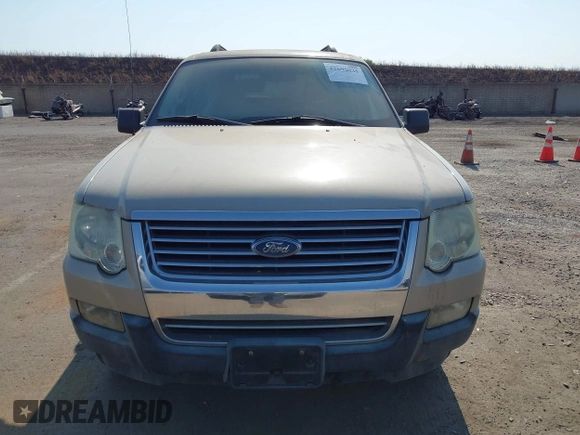 2007 Ford Explorer XLT z VIN 1FMEU63E97UA35137, wystawiony jako IAAI lot #42690035 z przebiegiem 199 962 mil mil oraz . Historia ofert i sprzedaży dostępna na DreamBid. Obrazek 6.