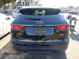 2017 Jaguar F-Pace 35t Premium z VIN SADCJ2BV7HA893051, wystawiony jako IAAI lot #41841534 z przebiegiem 67 615 mil mil oraz . Historia ofert i sprzedaży dostępna na DreamBid. Obrazek 17.