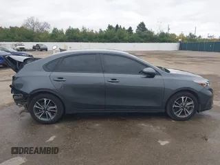 2022 Kia Forte LXS with VIN 3KPF24ADXNE445812, listed as a IAAI auction lot 40752513 with 0 mi miles. Bid and sale history available at carsss.com. Image 13.