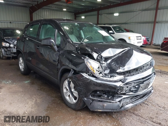 2020 Chevrolet Trax LS z VIN KL7CJKSB7LB335766, wystawiony jako IAAI lot #42264634 z przebiegiem 66 914 mil mil oraz . Historia ofert i sprzedaży dostępna na DreamBid. Obrazek 1.