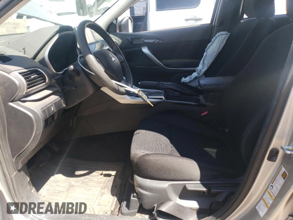 2019 Mitsubishi Eclipse Cross LE z VIN JA4AT4AA3KZ011609, wystawiony jako Copart lot #53933335 z przebiegiem 70 789 mil mil oraz Szkody całkowita. Historia ofert i sprzedaży dostępna na DreamBid. Obrazek 7.