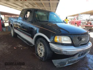 1999 Ford F-150 XL z VIN 1FTRX17L8XKA30905, wystawiony jako IAAI lot #41980520 z przebiegiem 309 572 mil mil oraz . Historia ofert i sprzedaży dostępna na DreamBid. Obrazek 1.