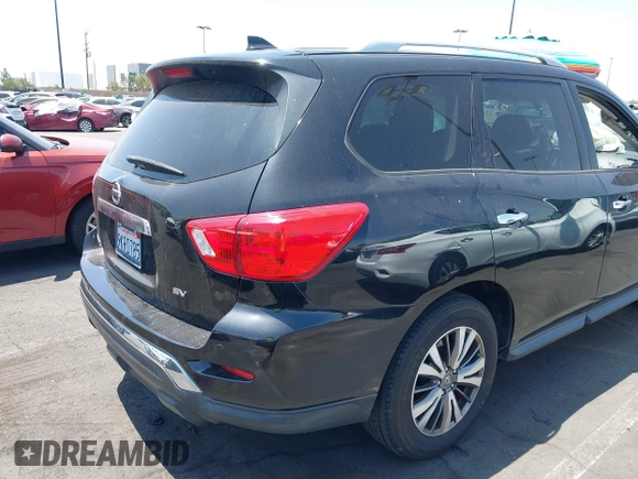 2020 Nissan Pathfinder SV z VIN 5N1DR2BN0LC604741, wystawiony jako IAAI lot #42349825 z przebiegiem 96 349 mil mil oraz . Historia ofert i sprzedaży dostępna na DreamBid. Obrazek 4.
