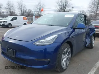 2022 Tesla Model Y Long Range with VIN 7SAYGDEE1NF329909, listed as a IAAI auction lot 41628643 with 32,824 mi miles. Bid and sale history available at carsss.com. Image 17.