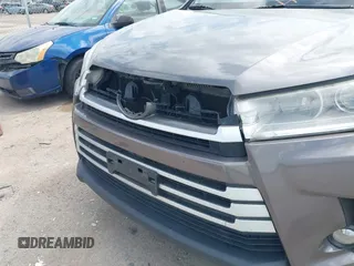 2018 Toyota Highlander SE with VIN 5TDKZRFH9JS544012, listed as a IAAI auction lot 41885296 with 144,500 mi miles and . Bid and sale history available at DreamBid. Image 17.