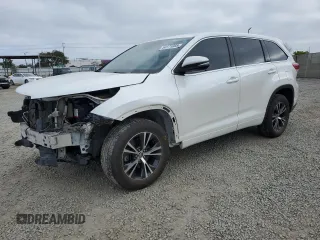 2018 Toyota Highlander LE z VIN 5TDZARFH6JS040524, wystawiony jako Copart lot #54171085 z przebiegiem 62 341 mil mil oraz Szkoda całkowita • Salvage title. Historia ofert i sprzedaży dostępna na DreamBid. Obrazek 1.