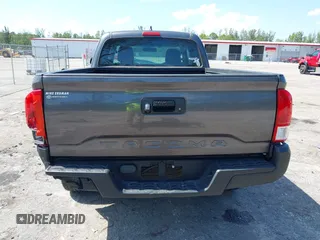 2016 Toyota Tacoma SR z VIN 5TFRX5GN8GX062166, wystawiony jako IAAI lot #42257541 z przebiegiem 166 354 mil mil oraz . Historia ofert i sprzedaży dostępna na DreamBid. Obrazek 17.