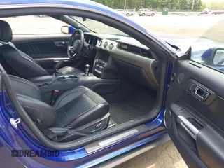 2015 Ford Mustang EcoBoost z VIN 1FA6P8TH9F5361668, wystawiony jako IAAI lot #42616707 z przebiegiem 73 798 mil mil oraz . Historia ofert i sprzedaży dostępna na DreamBid. Obrazek 5.