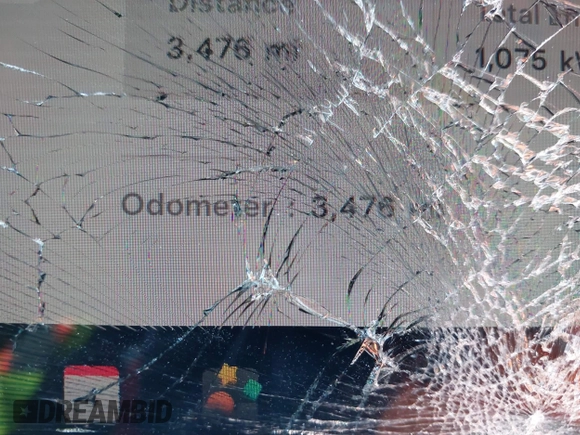 2024 Tesla Model Y Long Range z VIN 7SAYGDEE5RA317748, wystawiony jako IAAI lot #41468404 z przebiegiem 3 476 mil mil oraz . Historia ofert i sprzedaży dostępna na DreamBid. Obrazek 15.