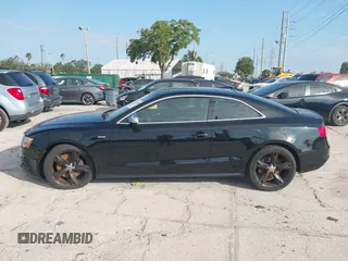 2013 Audi S5 Premium Plus z VIN WAUCGAFR6DA023803, wystawiony jako IAAI lot #42036505 z przebiegiem 140 079 mil mil oraz . Historia ofert i sprzedaży dostępna na DreamBid. Obrazek 14.