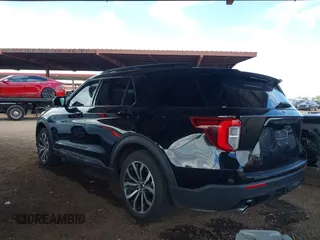 2022 Ford Explorer ST-Line z VIN 1FMSK7KH5NGA21032, wystawiony jako IAAI lot #42212415 z przebiegiem 49 034 mil mil oraz . Historia ofert i sprzedaży dostępna na DreamBid. Obrazek 3.