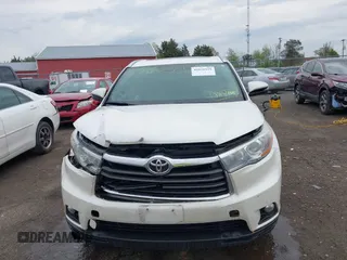 2016 Toyota Highlander XLE z VIN 5TDJKRFH4GS323202, wystawiony jako IAAI lot #42026959 z przebiegiem 135 430 mil mil oraz . Historia ofert i sprzedaży dostępna na DreamBid. Obrazek 12.
