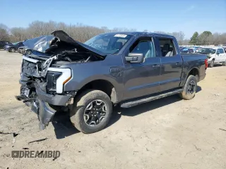 2022 Ford F-150 Lightning Pro z VIN 1FTVW1EL1NWG02388, wystawiony jako Copart lot #46108645 z przebiegiem 20 284 mil mil oraz Szkody całkowita. Historia ofert i sprzedaży dostępna na DreamBid. Obrazek 1.