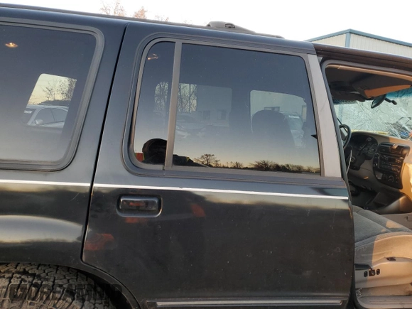 1997 Ford Explorer XL with VIN 1FMDU34E8VUC95969, listed as a Copart auction lot 83269784 with 174,035 mi miles and Salvage title. Bid and sale history available at DreamBid. Image 10.