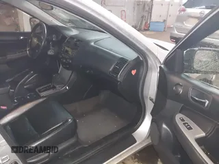 2006 Honda Accord EX-L z VIN 1HGCM56876A095110, wystawiony jako IAAI lot #42182018 z przebiegiem 197 426 mil mil oraz . Historia ofert i sprzedaży dostępna na DreamBid. Obrazek 5.