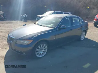 2007 BMW 3 Series 335i z VIN WBAVB73587PA85977, wystawiony jako IAAI lot #41668699 z przebiegiem 172 485 mil mil oraz . Historia ofert i sprzedaży dostępna na DreamBid. Obrazek 2.