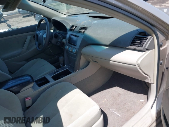 2009 Toyota Camry z VIN 4T1BE46K39U888092, wystawiony jako IAAI lot #41981086 z przebiegiem 248 263 mil mil oraz . Historia ofert i sprzedaży dostępna na DreamBid. Obrazek 5.
