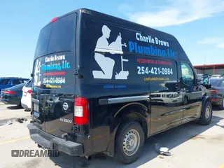 2019 Nissan NV Cargo SV z VIN 1N6AF0LY0KN800465, wystawiony jako IAAI lot #42296328 z przebiegiem 119 472 mil mil oraz . Historia ofert i sprzedaży dostępna na DreamBid. Obrazek 4.