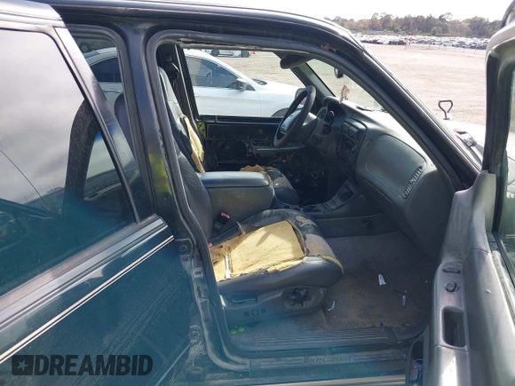 2000 Ford Explorer Eddie Bauer z VIN 1FMZU64EXYZA74923, wystawiony jako IAAI lot #41504088 z przebiegiem 254 021 mil mil oraz . Historia ofert i sprzedaży dostępna na DreamBid. Obrazek 5.