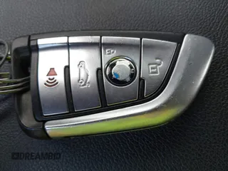 2018 BMW 5 Series 530i z VIN WBAJA5C54JWA38285, wystawiony jako IAAI lot #41390399 z przebiegiem 74 840 mil mil oraz . Historia ofert i sprzedaży dostępna na DreamBid. Obrazek 11.