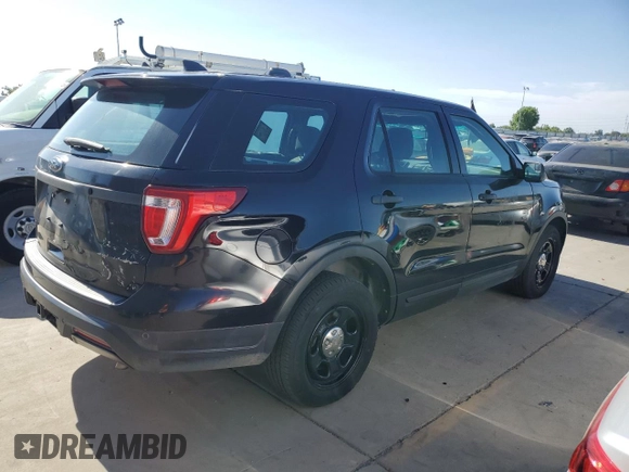 2018 Ford Police Interceptor Utility z VIN 1FM5K8AR0JGA20815, wystawiony jako Copart lot #58233165 z przebiegiem 109 064 mil mil oraz Tytuł czysty. Historia ofert i sprzedaży dostępna na DreamBid. Obrazek 3.