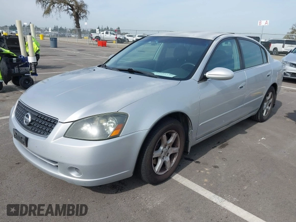 2006 Nissan Altima 2.5 with VIN 1N4AL11D46N438184, listed as a IAAI auction lot 41691180 with 326,541 mi miles. Bid and sale history available at carsss.com. Image 2.