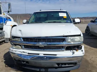 2005 Chevrolet Suburban Z71 with VIN 3GNFK16Z05G283414, listed as a IAAI auction lot 41656483 with 185,501 mi miles. Bid and sale history available at carsss.com. Image 13.