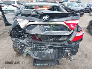 2015 Toyota Camry XLE with VIN 4T1BF1FK7FU079685, listed as a IAAI auction lot 41998976 with 109,489 mi miles. Bid and sale history available at carsss.com. Image 6.