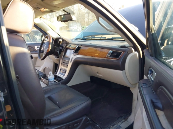 2013 Cadillac Escalade Platinum Edition with VIN 1GYS4DEF7DR251126, listed as a IAAI auction lot 41534025 with 173,153 mi miles. Bid and sale history available at carsss.com. Image 5.